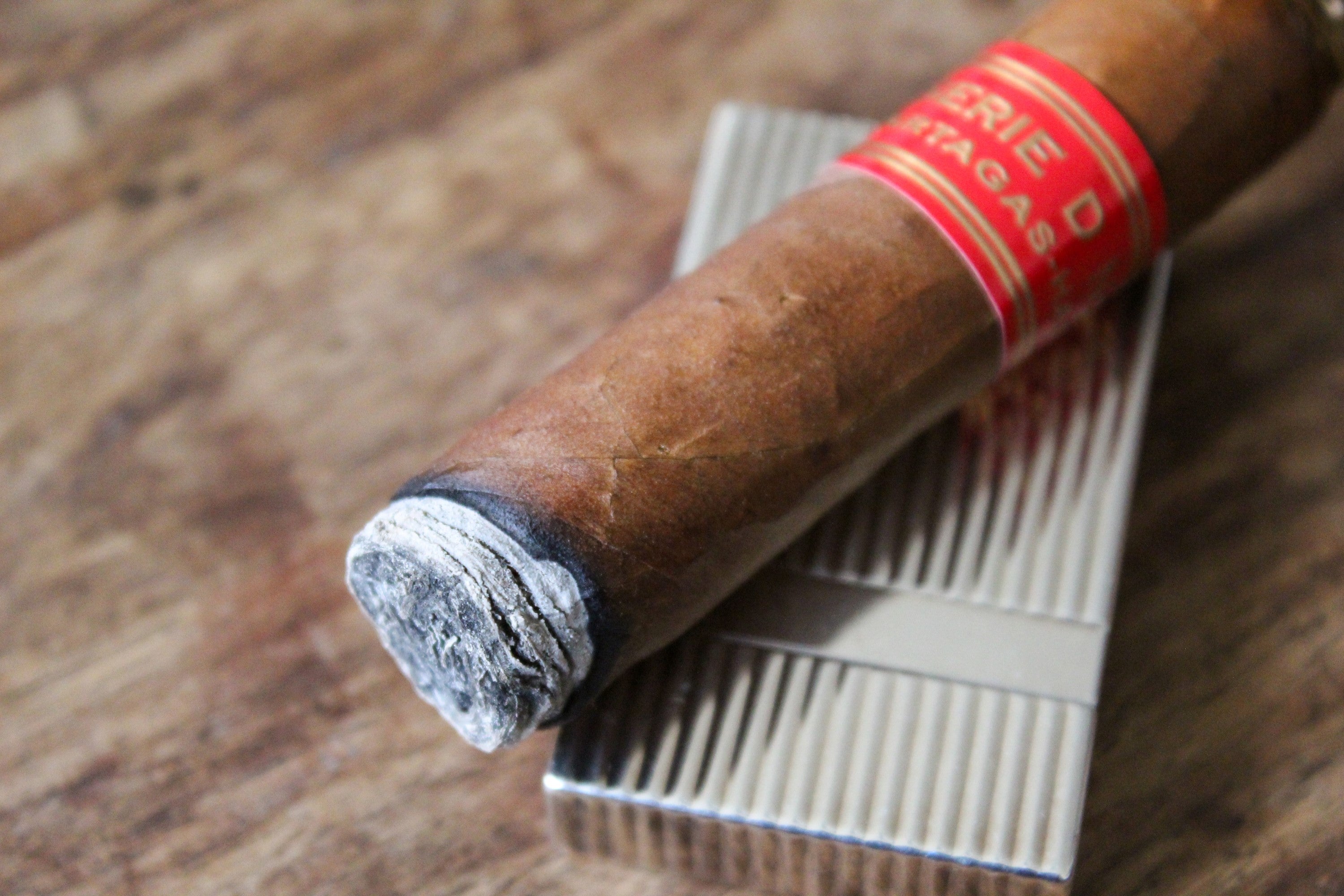 The Partagas D6