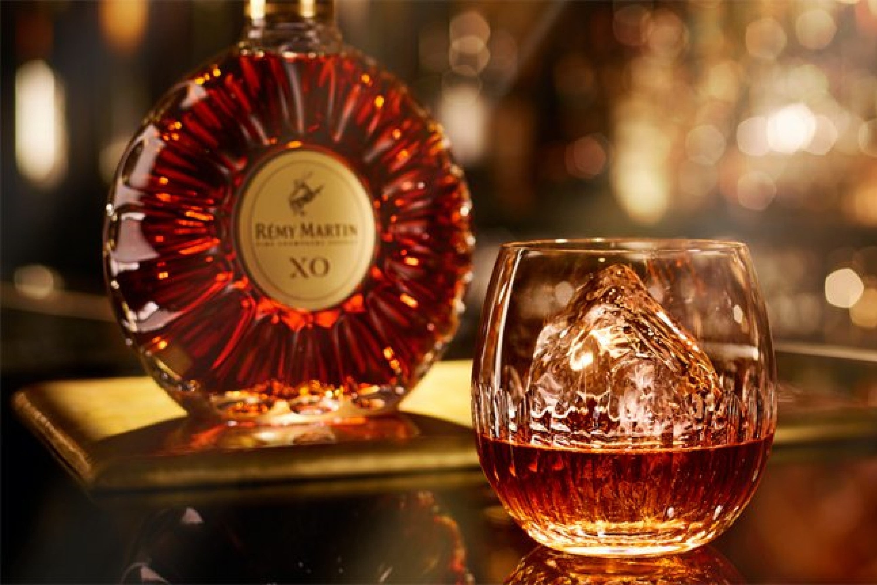 Remy Martin XO pairs with Cohiba Esplendidos