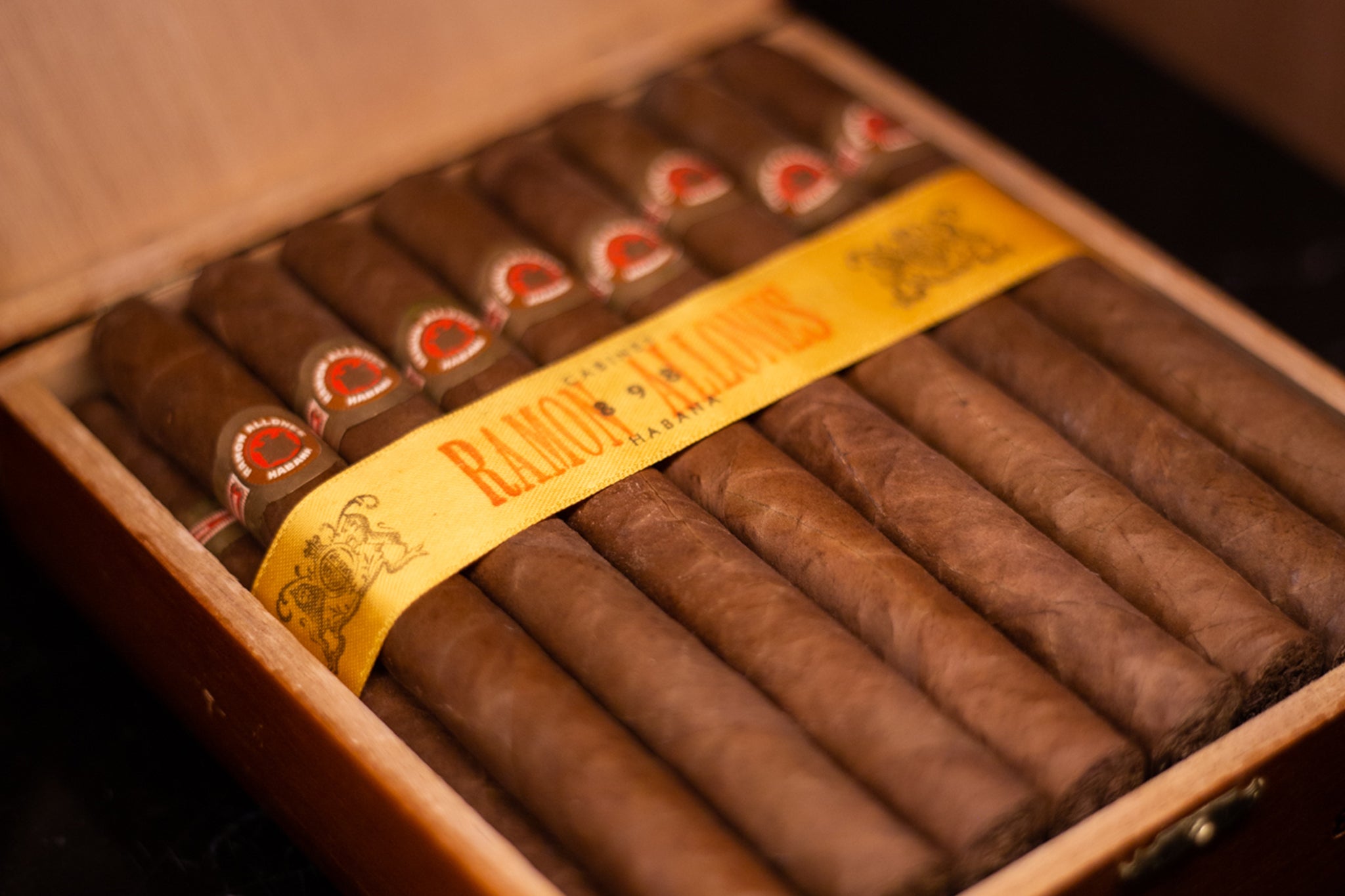 Ramón Allones cigars at Oscuro.