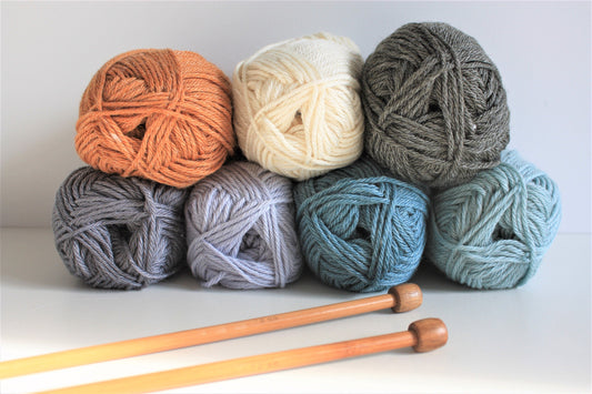 Ivory Aran/Worsted Weight Merino & Silk Knitting Wool Yarn – King