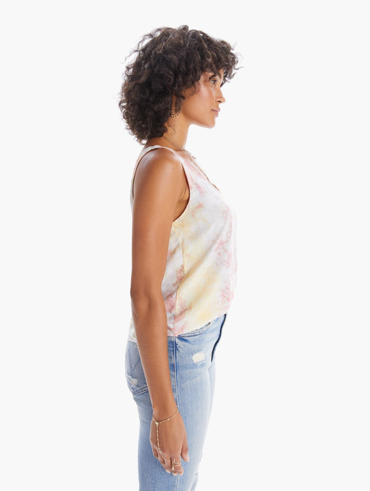 SIDE  VIEW WOMEN'S YELLOW AND PINK TIE DYE SLEEVELESS BLOUSE