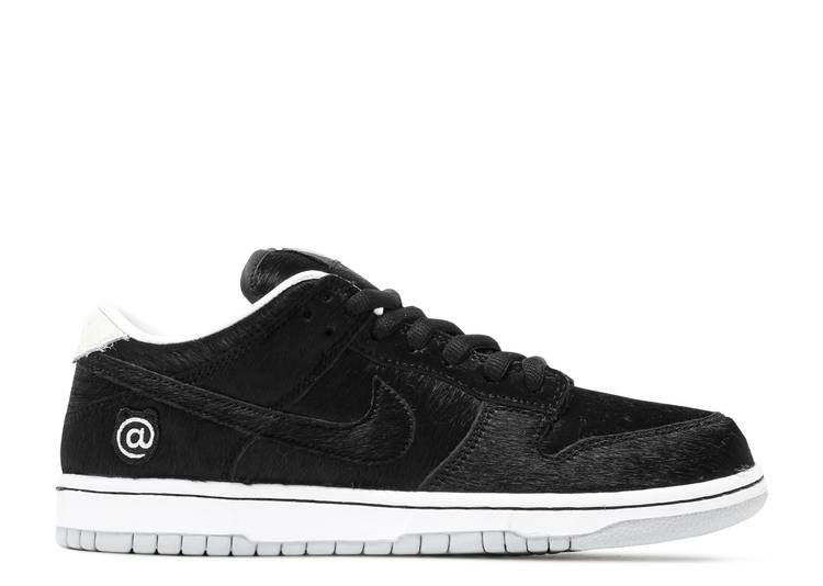 nike sb triple black dunks lowtop