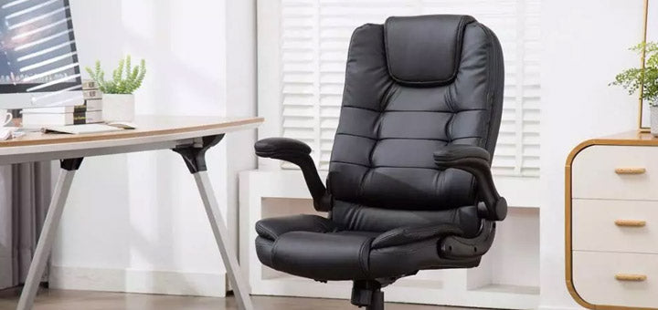 silla de cuero negra en oficina