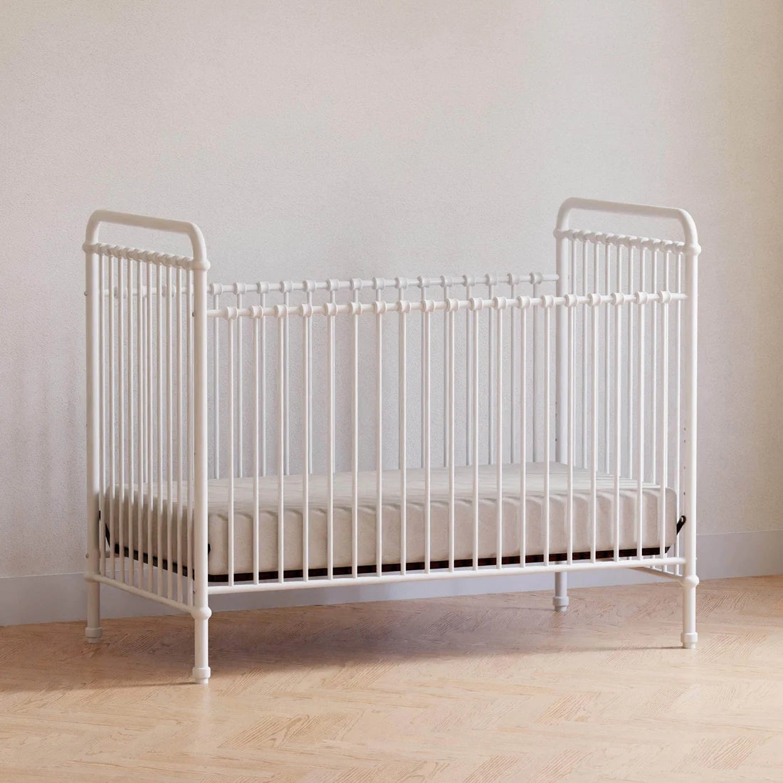 Million Dollar Baby Classic Abigail 3-in-1 Convertible Crib