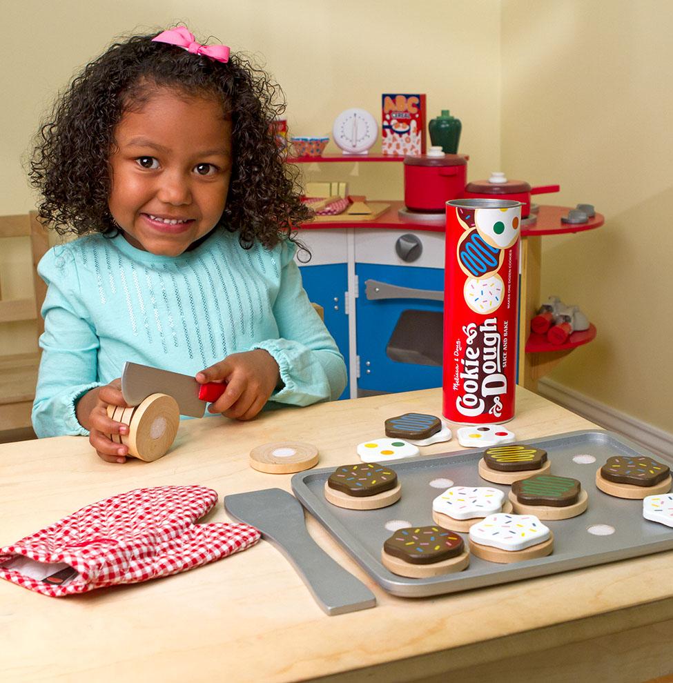 Melissa Doug Christmas Cookie / Buy Melissa & Doug Slice-and-Bake Wooden Cookie Play Food ... : .doug christmas cookie set includes a tube of 12 sliceable cookies with 12 decorative toppings, an oven mitt, wooden cookie sheet, knife, and spatula.