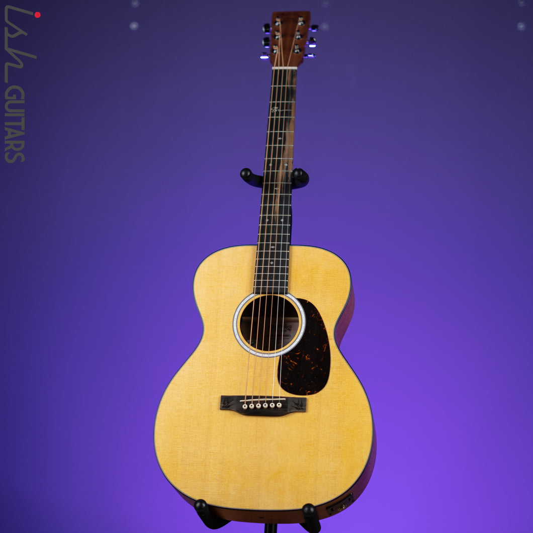 shawn mendes martin guitar