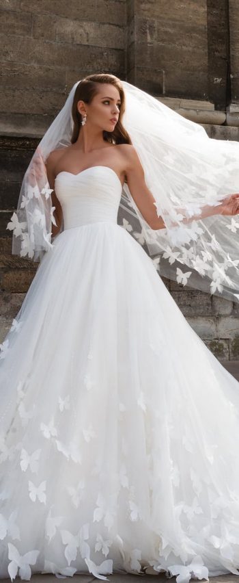 Beautiful Wedding Dresses With Long Train Sweetheart Butterfly