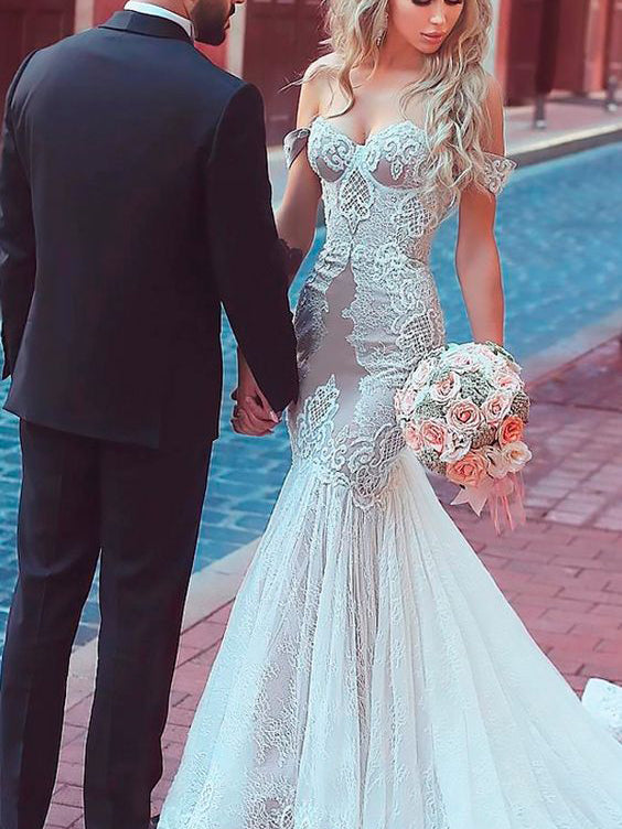 mermaid wedding gown with long train