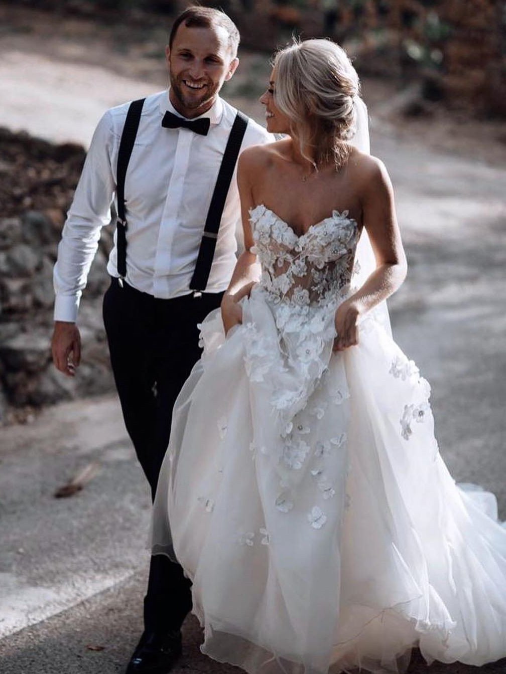 Stunning Sweetheart A-line Wedding Dresses Tulle Appliqued Gowns JKZ62 ...