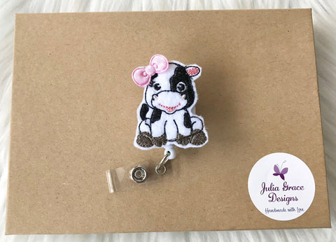 Dog Paw Print Print Retractable Cute Id Card Badge Holder Name Nurse  Decorative Badge (1pack) Badge Reel : : Office Products