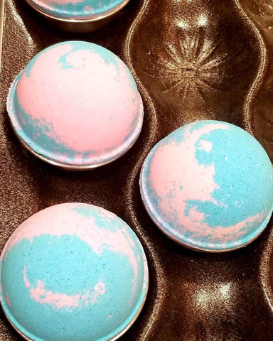 water colour changing bath bombs