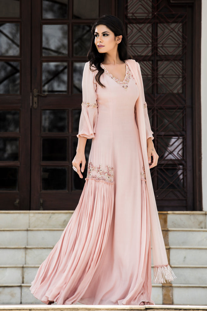 ROSE PINK EMBROIDERED KURTA SET BY DHEERU AND NITIKA