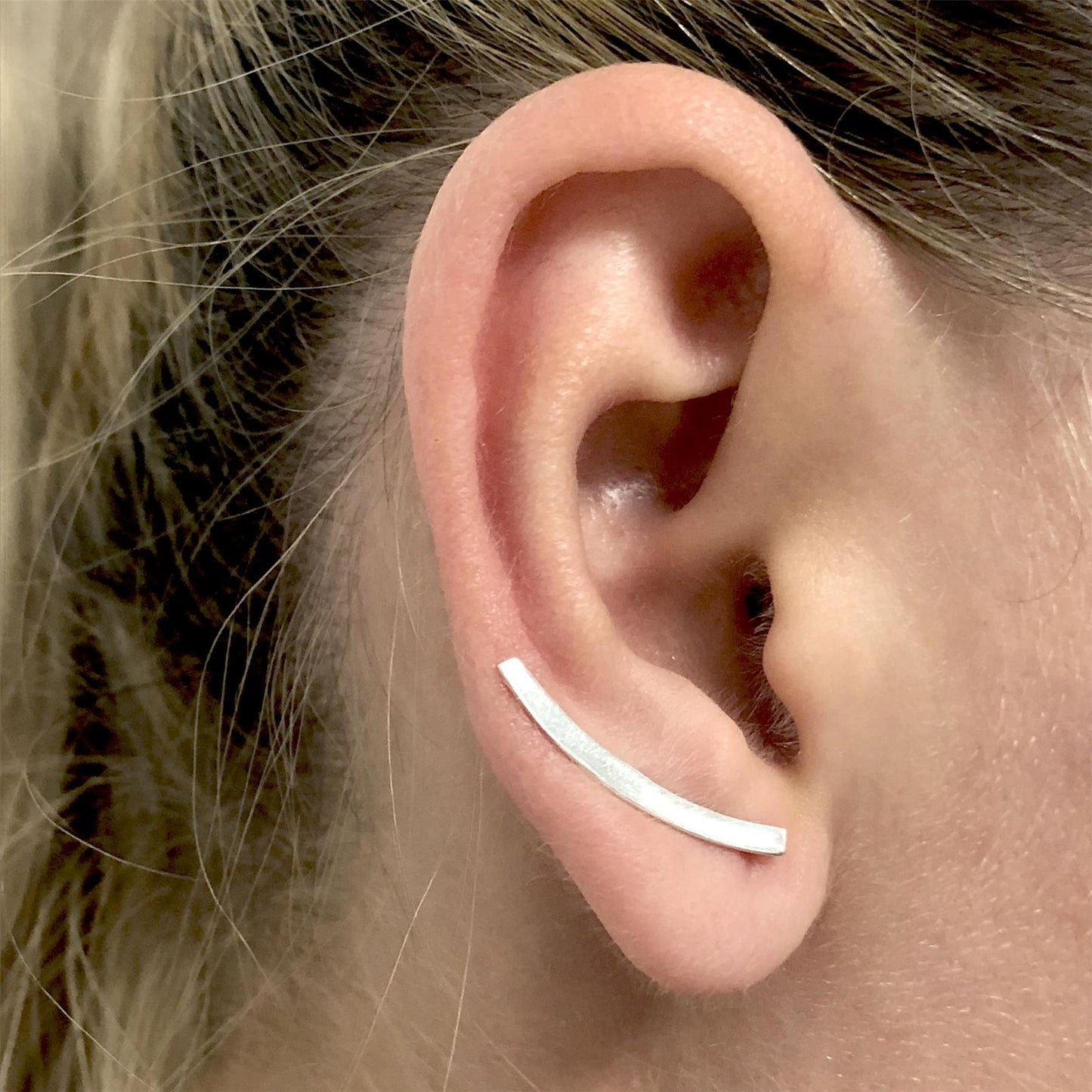 Chic Curve Bar Ear Climber - Silver – Stocklist