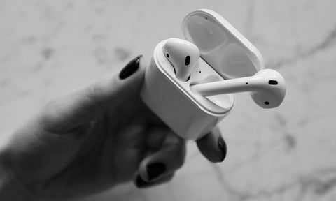 How to Fix an AirPod Case that Won’t Close