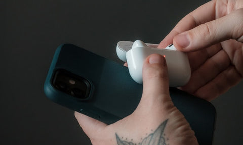 how you can connect airpods if case is dead
