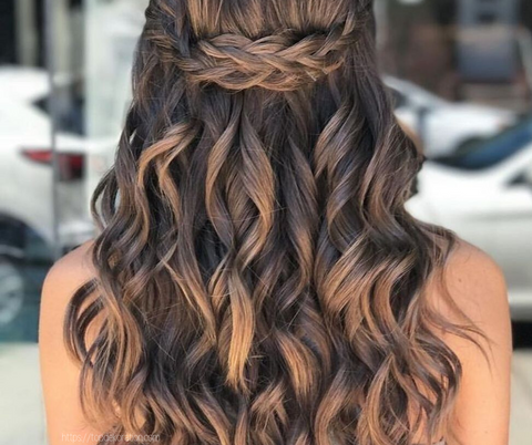 dinner date curls hairstyle