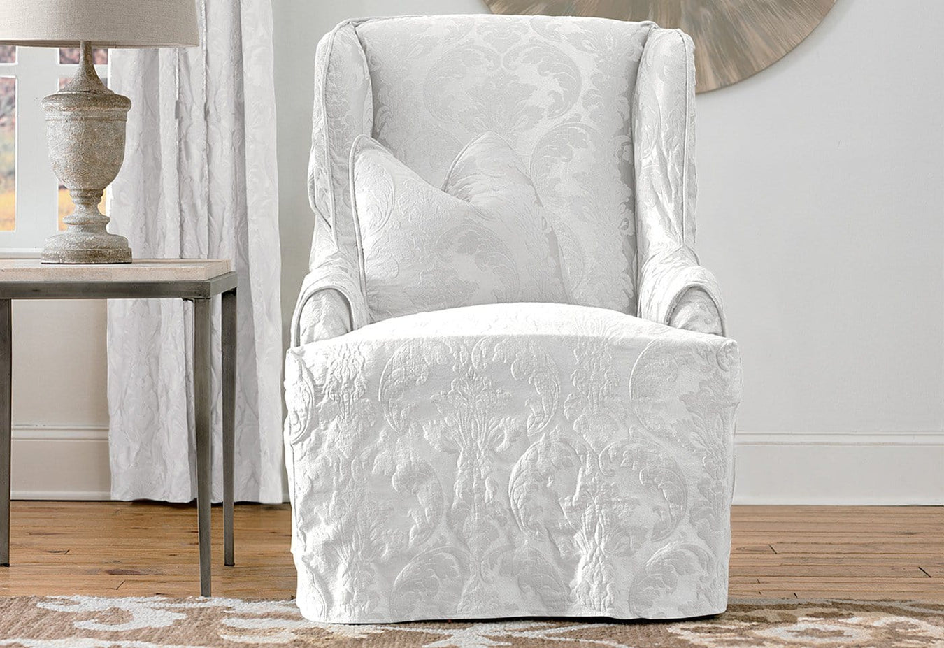 white slipcover chair