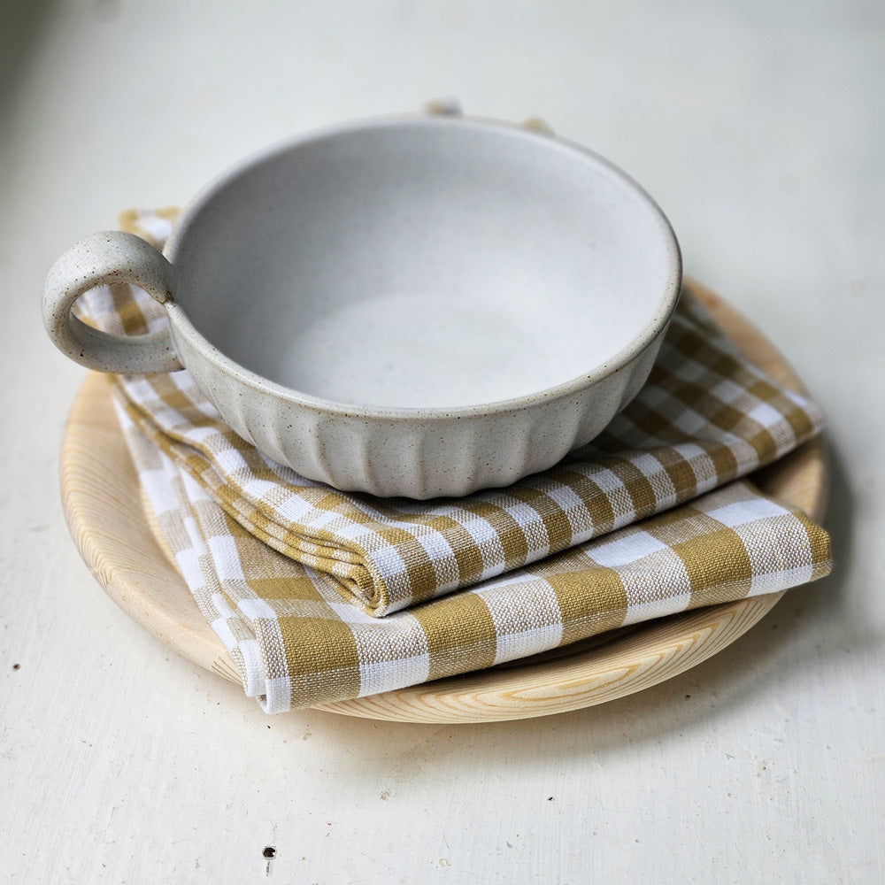 https://cdn.shopify.com/s/files/1/2101/2541/files/Golden-Tan-Gingham-Kitchen-Towels-with-Bowl-with-Handle-SQ_2048x.jpg?v=1700155007