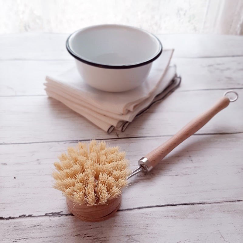 https://cdn.shopify.com/s/files/1/2101/2541/products/Wood-Brush-with-Handle-1_2048x.jpg?v=1591623880