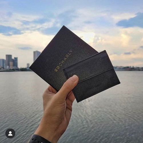 slim minimalist wallet