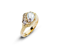DIAMOND AND PEARL RING