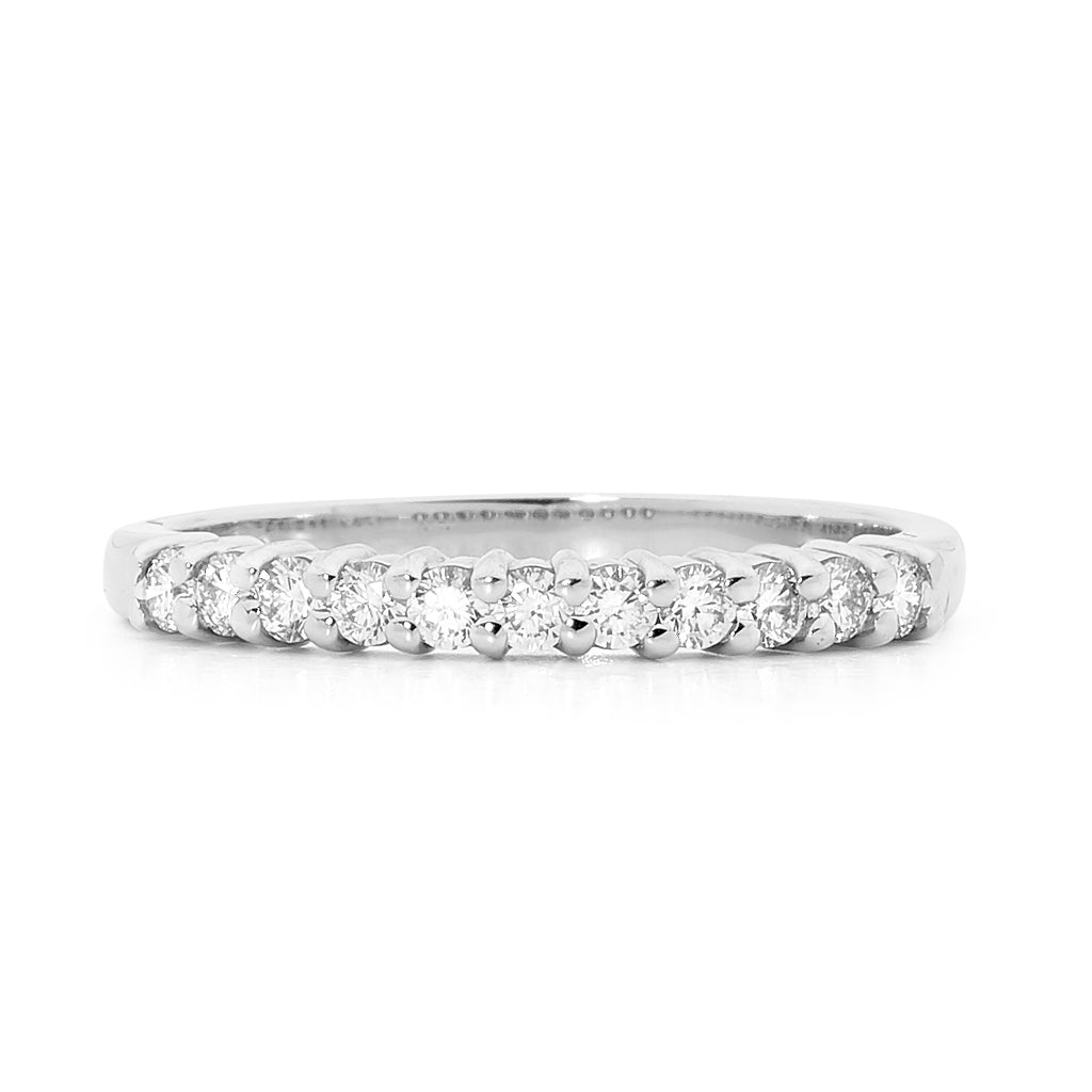 Individual claw set diamond ring – Linneys Jewellery