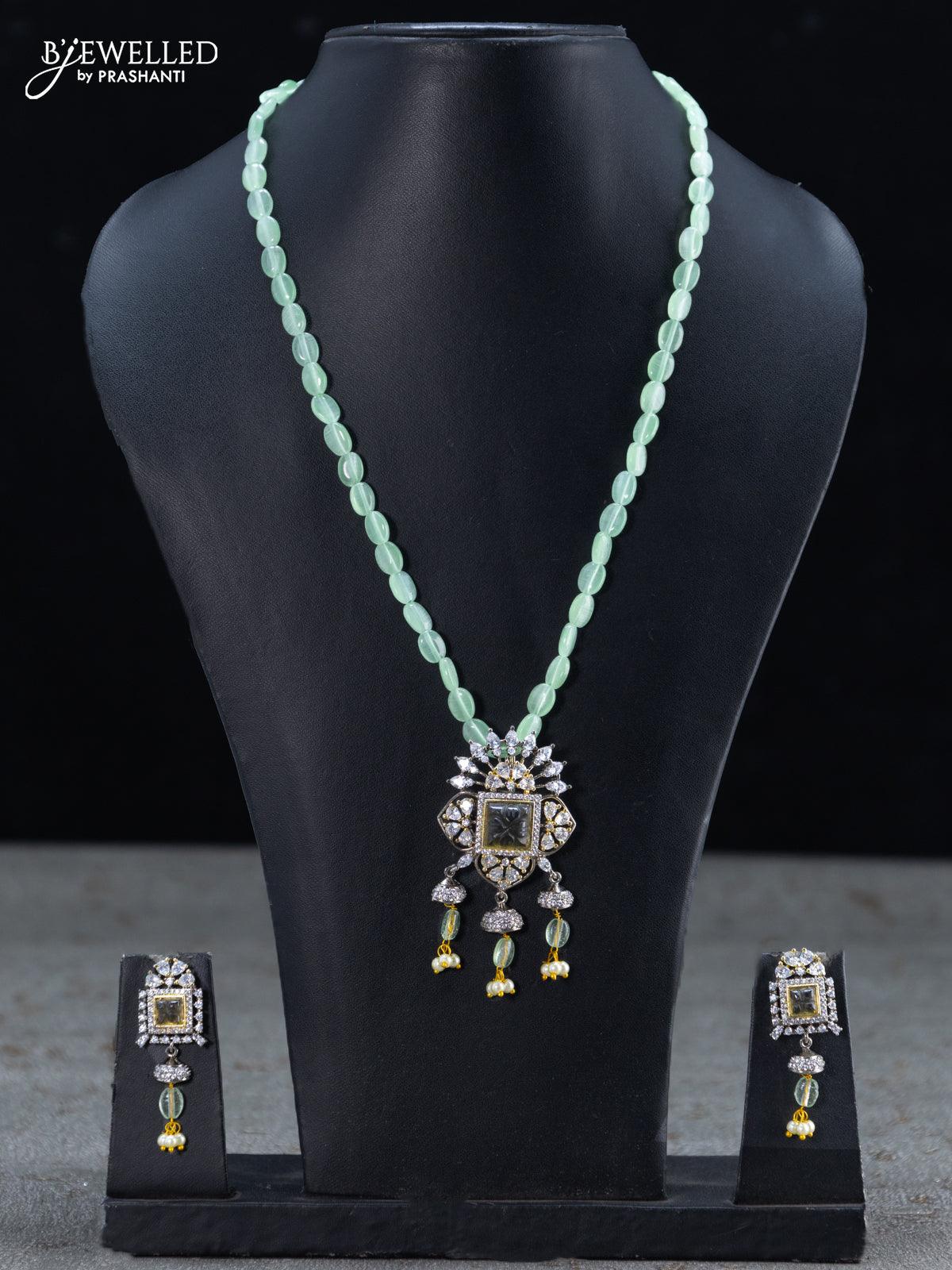 Buy Karatcart Kundan Mint Green Choker Necklace Set with Earrings and  Maangtikka Online
