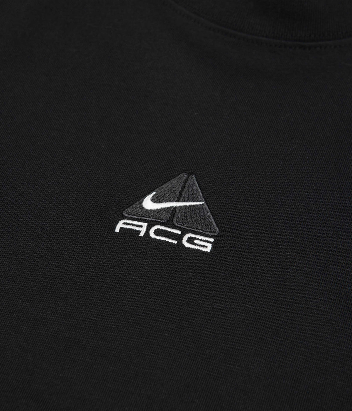 Nike ACG Lungs T-Shirt - Black / Light Smoke Grey / Summit White ...
