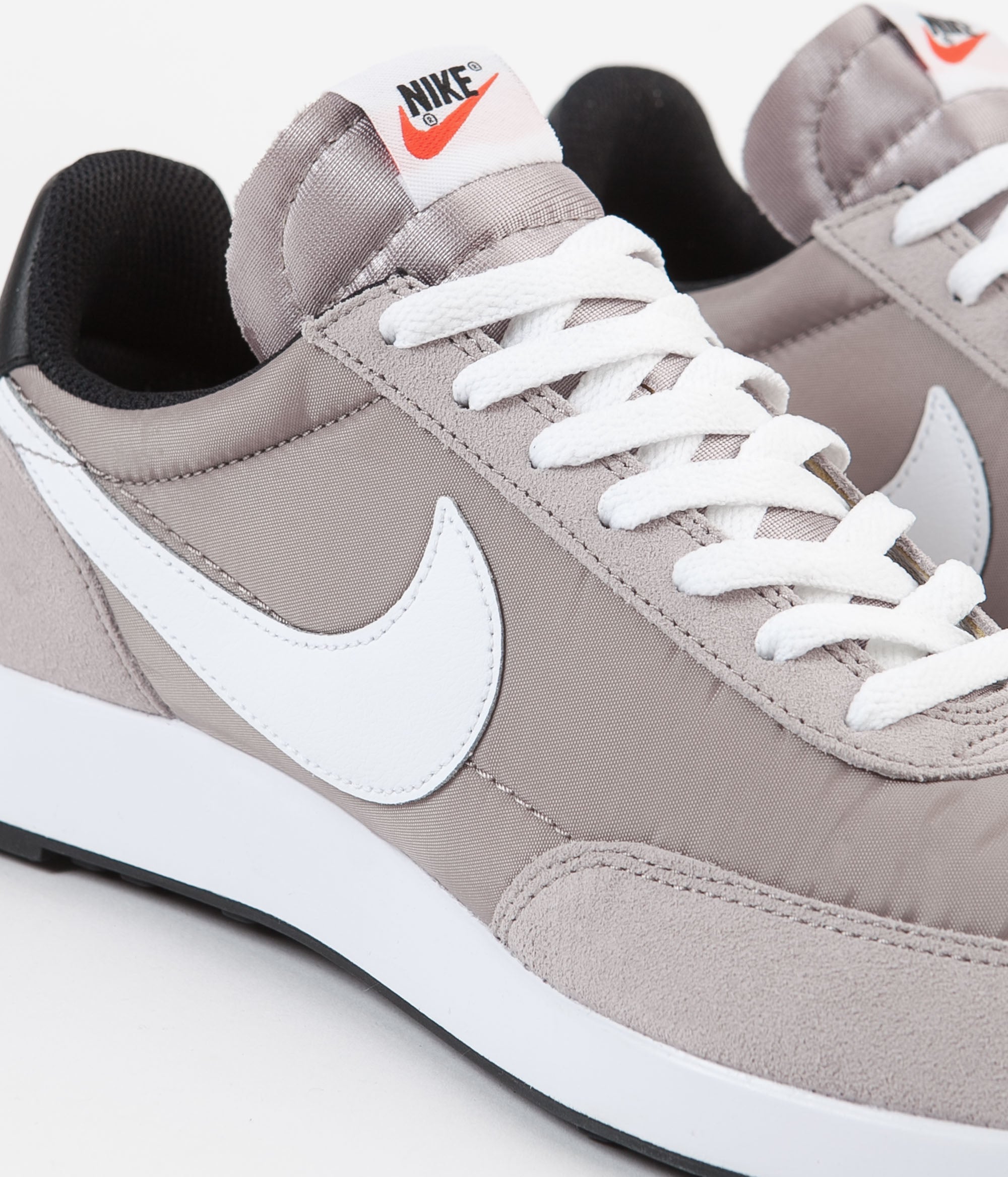 nike sportswear air tailwind 79