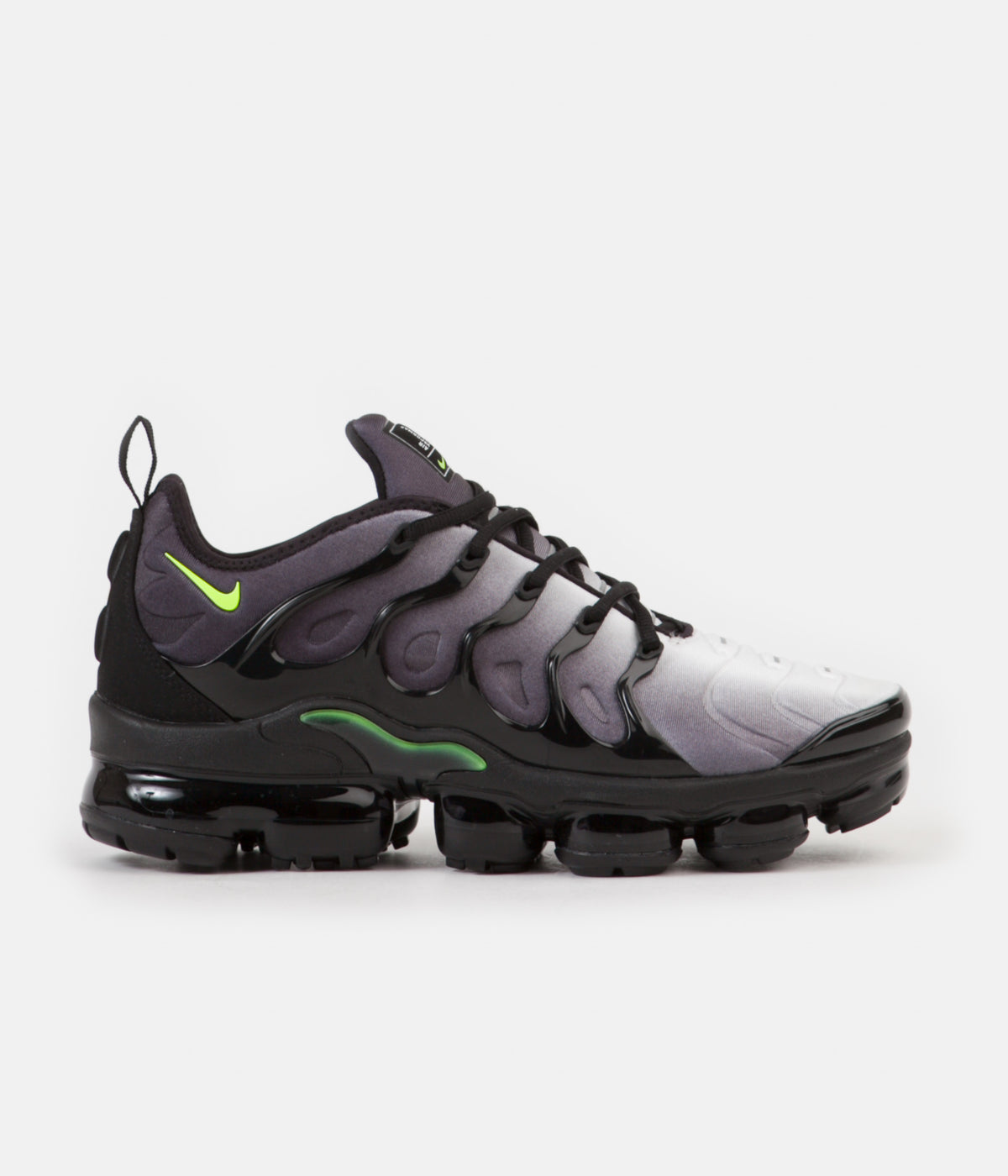 nike vapormax plus black pink volt