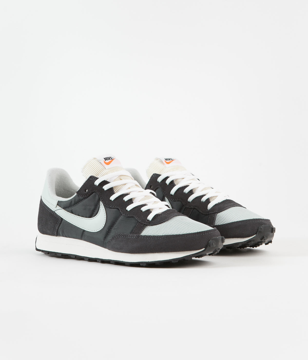 nike challenger grey