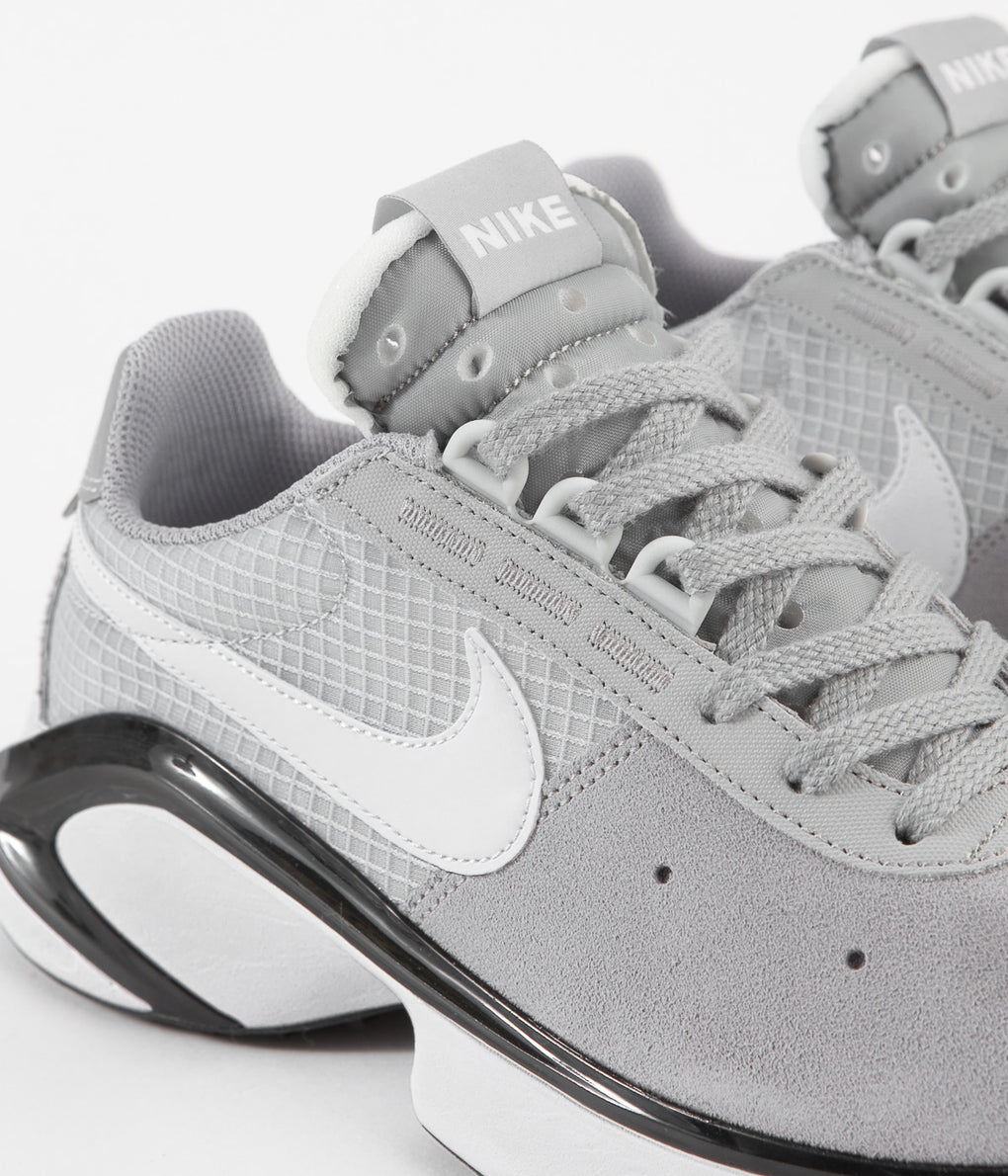 Nike D/MS/X Waffle Shoes - Wolf Grey / White - Pure Platinum - Black ...