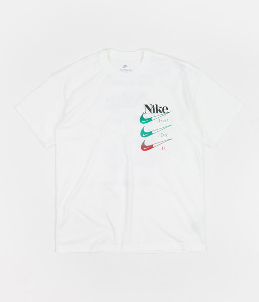 Nike DNA M90 T-Shirt - White | Always in Colour