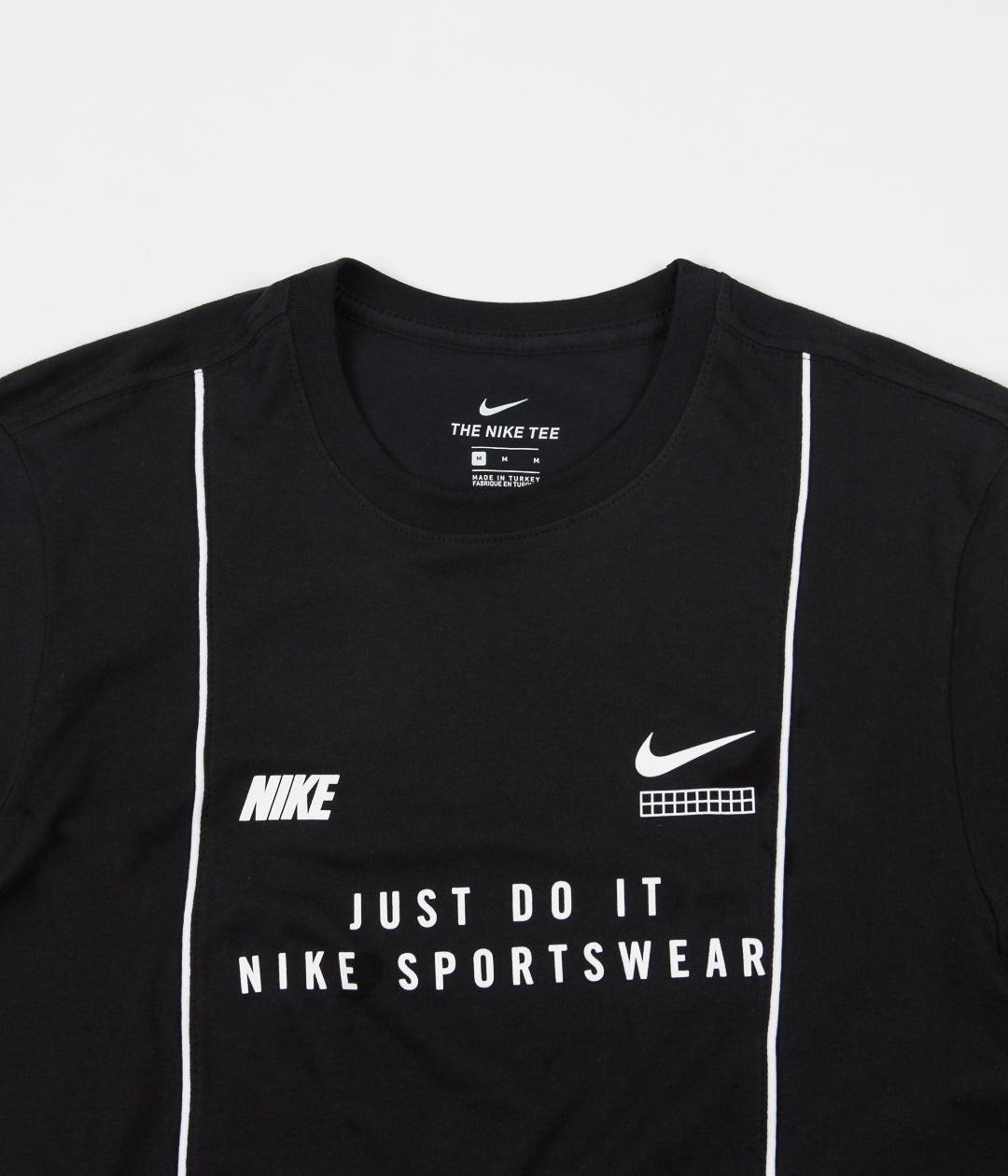 Nike DNA T-Shirt - Black / White | Always in Colour