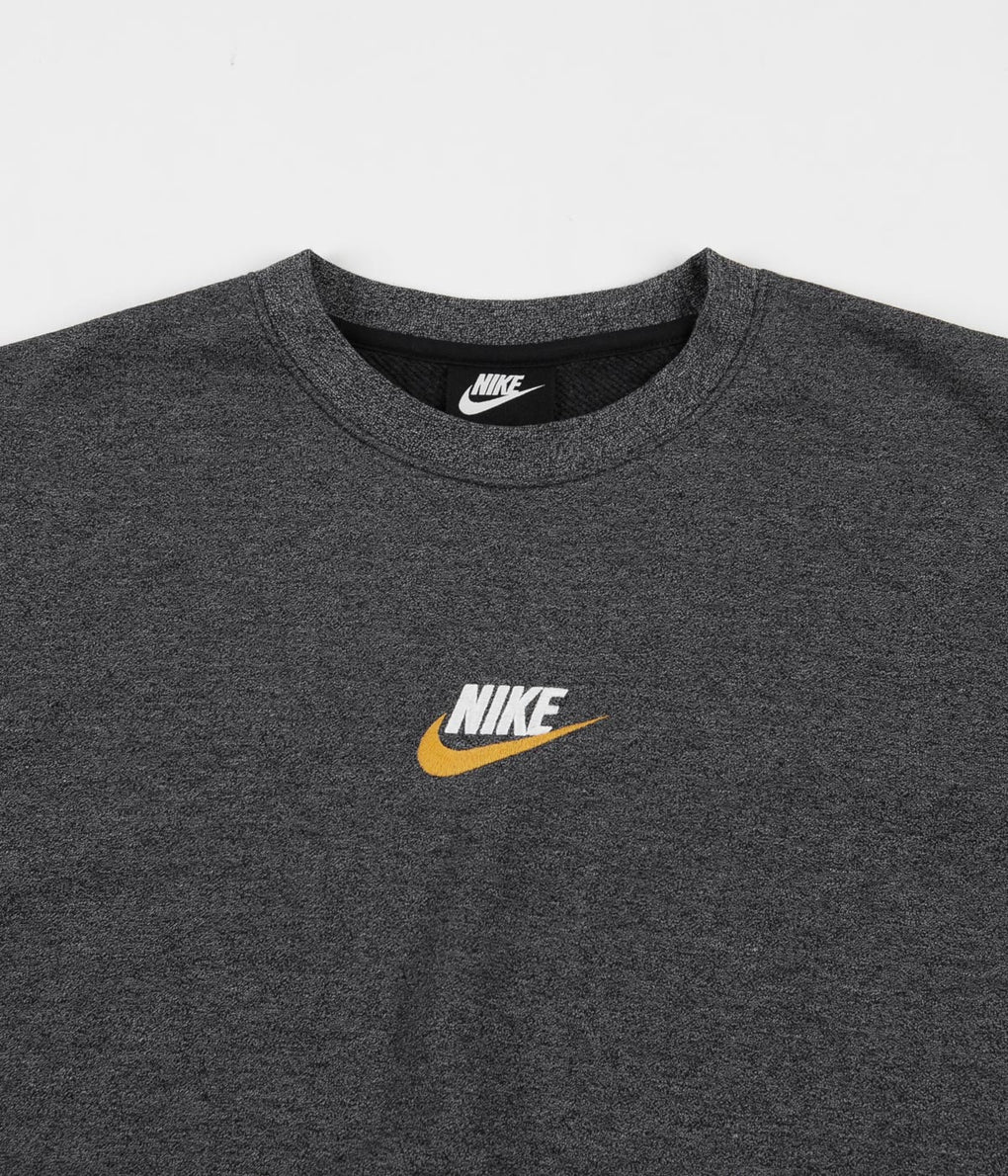 nike heritage crew neck sweat in black