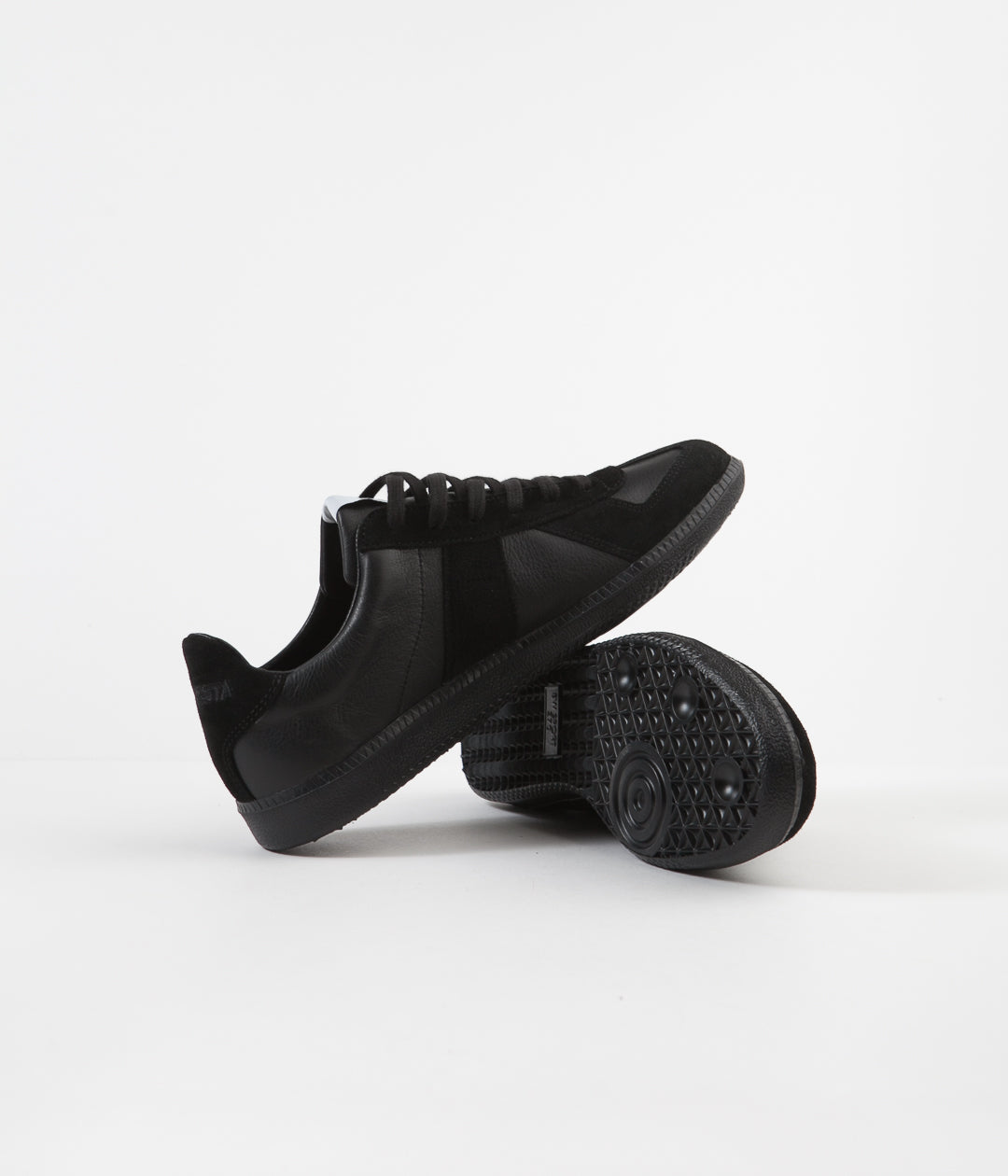 black trainer shoes