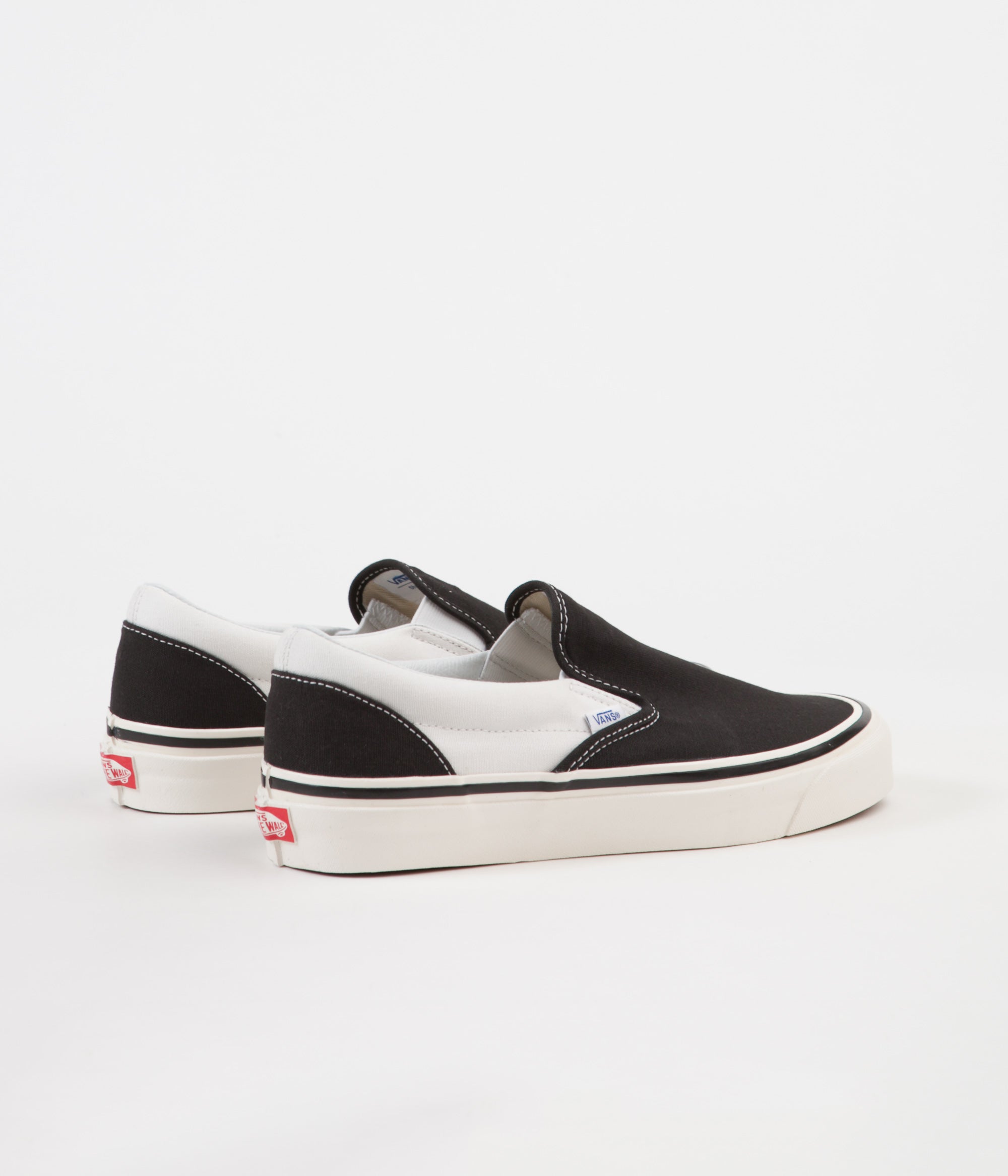 vans anaheim slip on black and white