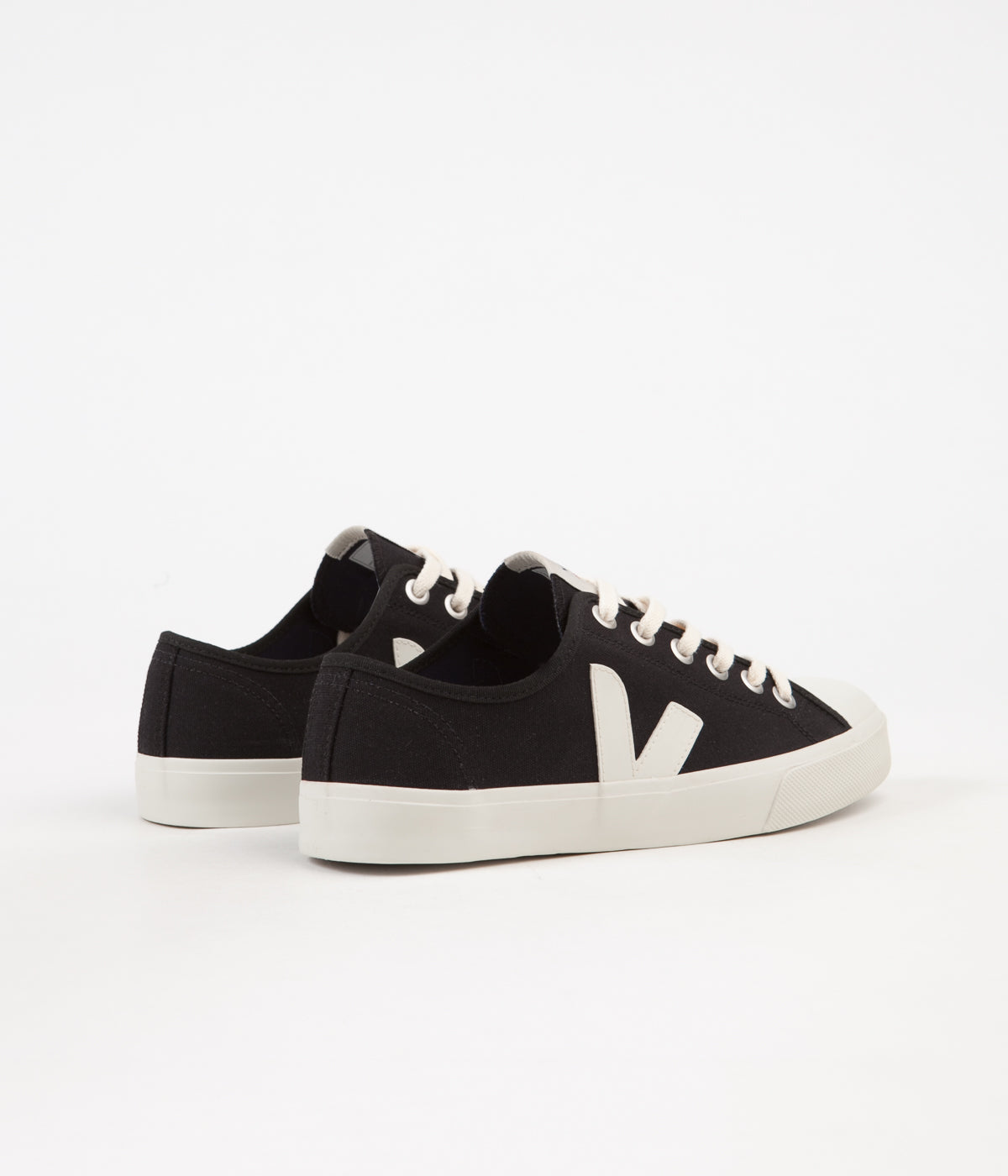 wata white black veja