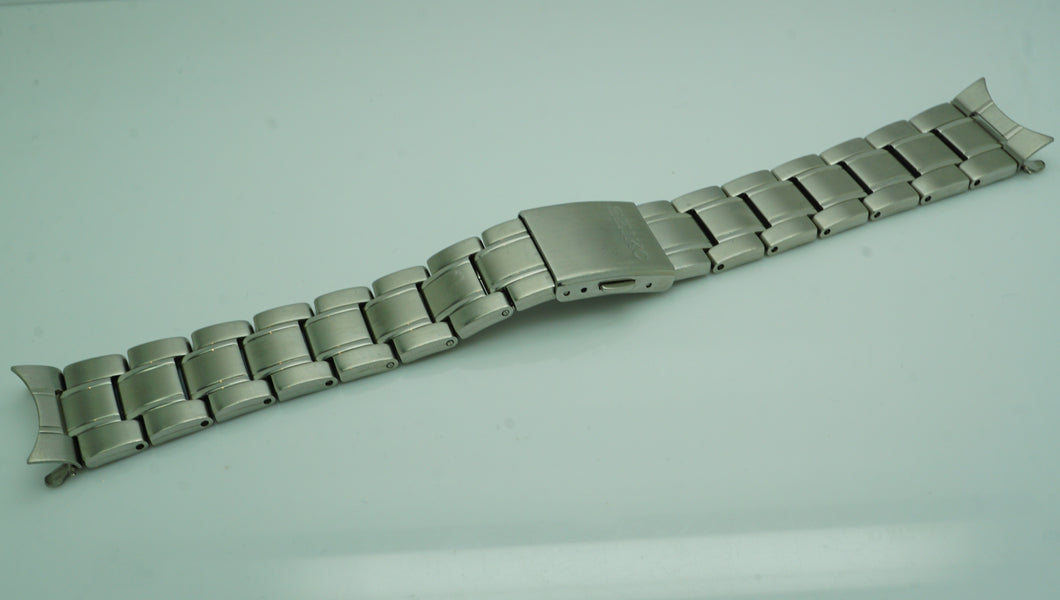 Genuine Seiko 20mm Steel Bracelet - Curved End Links - Brushed/Polishe –  Welwyn Watch Parts