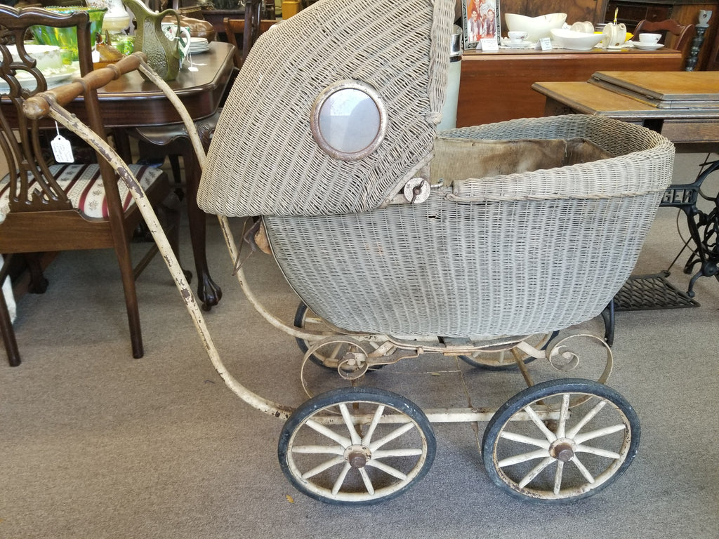 lloyd loom baby carriage