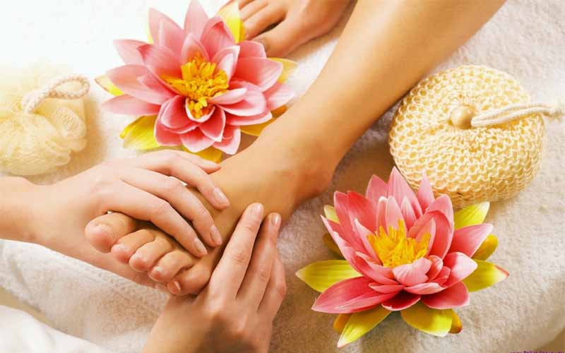 Massage chân giúp giảm mỡ bắp chân