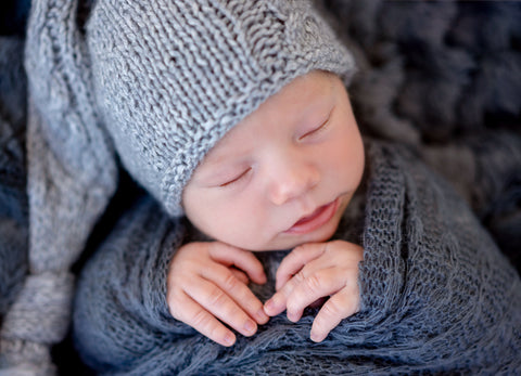 婴儿灰色毛线帽