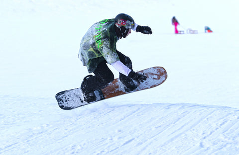 attrezzatura da snowboard di cui hai bisogno