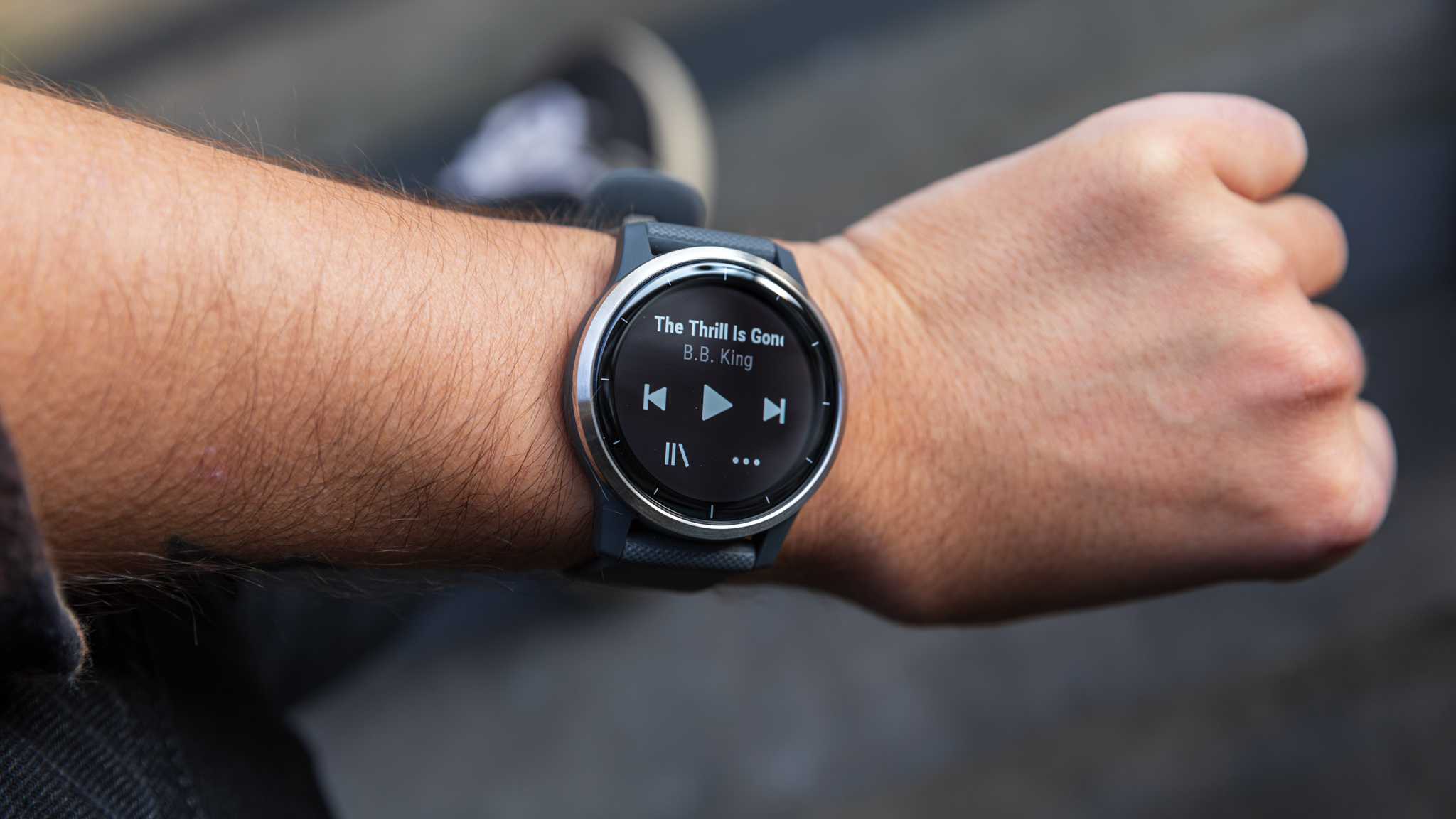 Garmin Vivoactive 4S Smartwatch Review: Perfect Activity Tracking Tool