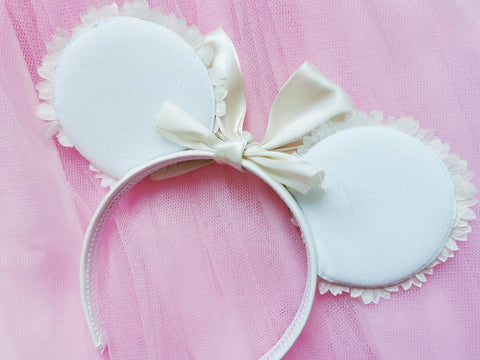 back of bow DIY minnie ears no sew