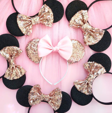 rose gold and pink hen party theme