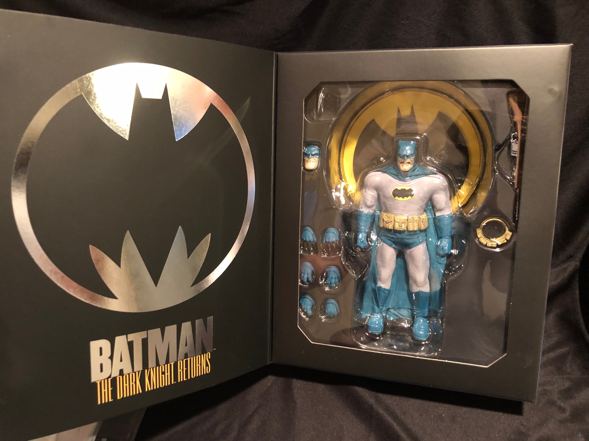 Mezco One 12 Collective DARK KNIGHT RETURNS PX EXCLUSIVE PRE OWNED – Toy  Depot Store