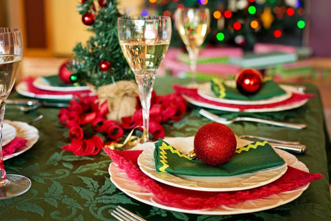 Red and Green Christmas Table Setting
