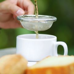 How to Use a Tea Strainer 