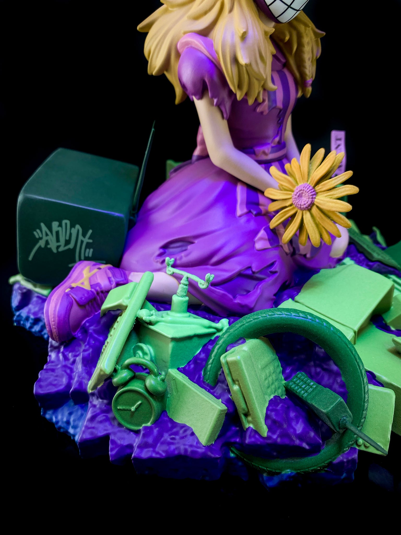 ABCNT Mighty Jaxx Alice in Wasteland Figure アリス フィギュア